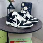 Off-White Sneaker - Image 2