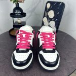 Off-White Sneaker - Image 3