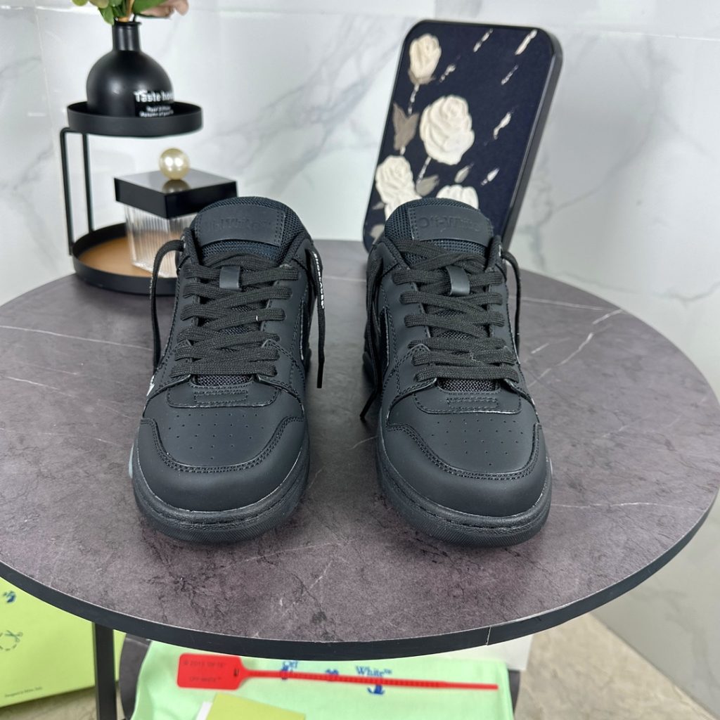 Off-White Sneaker - Image 4