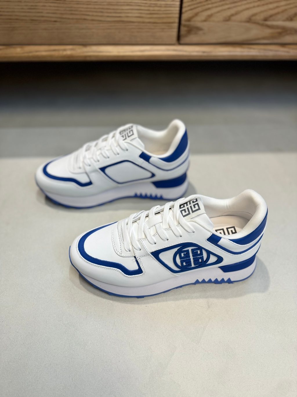 GIVENCHY Sneakers in synthetic leather and mesh - Image 3