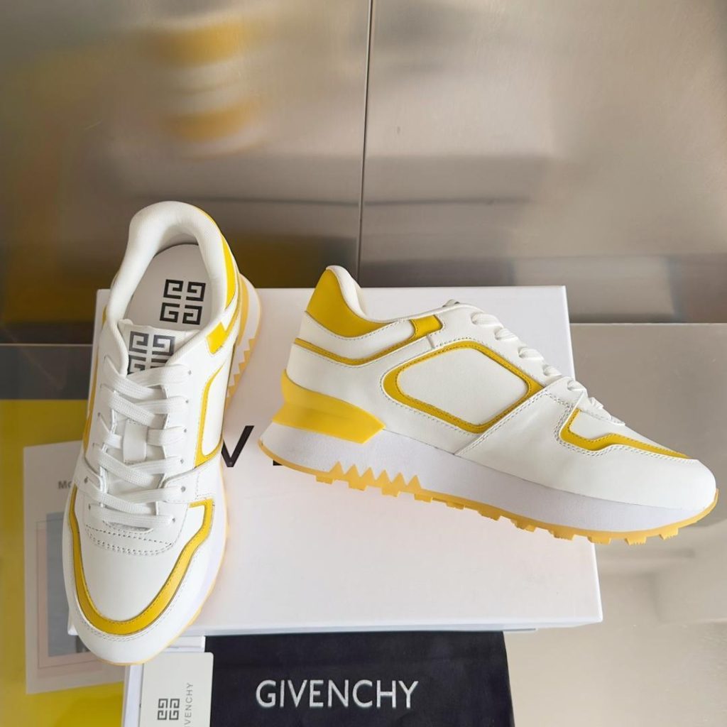 GIVENCHY G4 Sneaker - Image 2