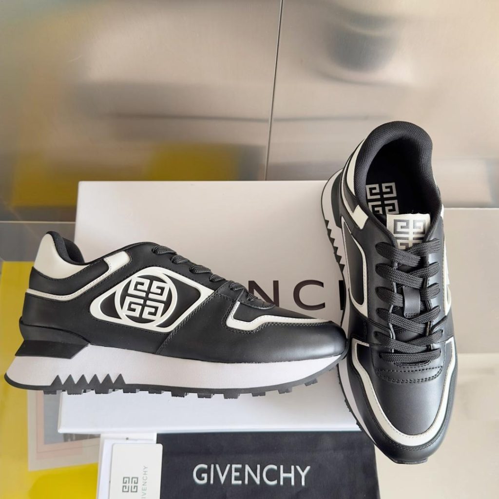 GIVENCHY G4 Sneaker - Image 2