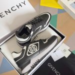 GIVENCHY G4 Sneaker - Image 3