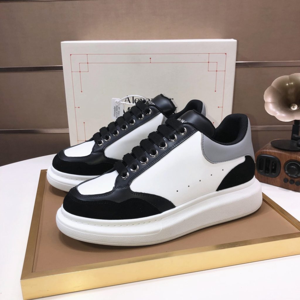 Alexander McQueen Sneaker - Image 3