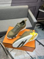 Off-White Sneaker - Image 2