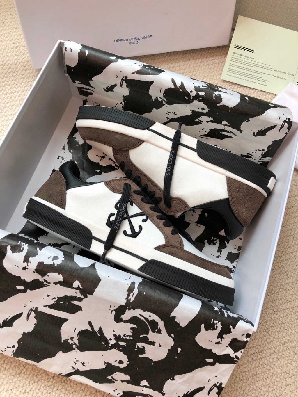 OFF-WHITE New Low Vulcanized Sneakers - Image 4