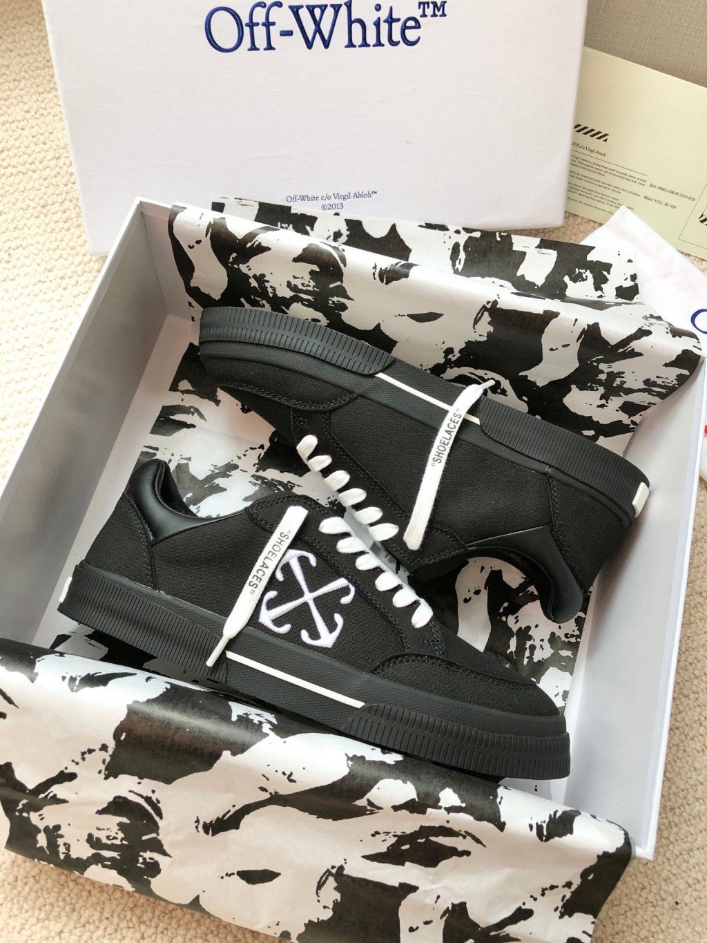 OFF-WHITE New Low Vulcanized Sneakers - Image 4