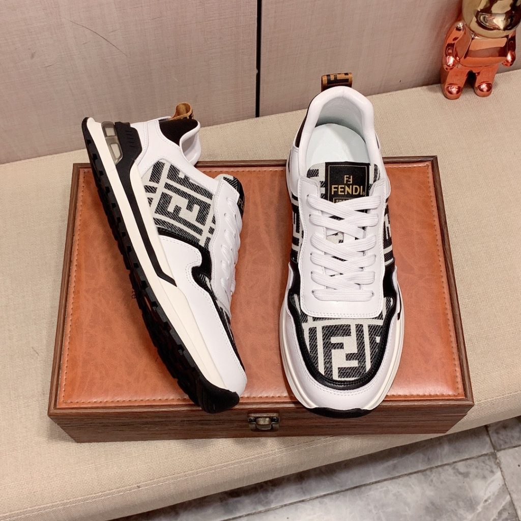 FENDI CASUAL SNEAKERS - Image 3