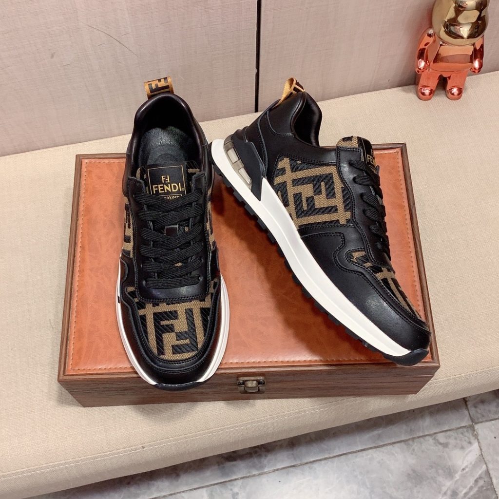 FENDI CASUAL SNEAKERS - Image 3