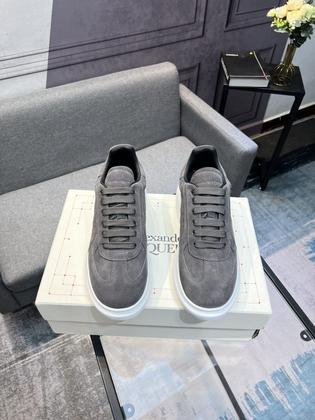 Alexander McQueen Sneaker - Image 2