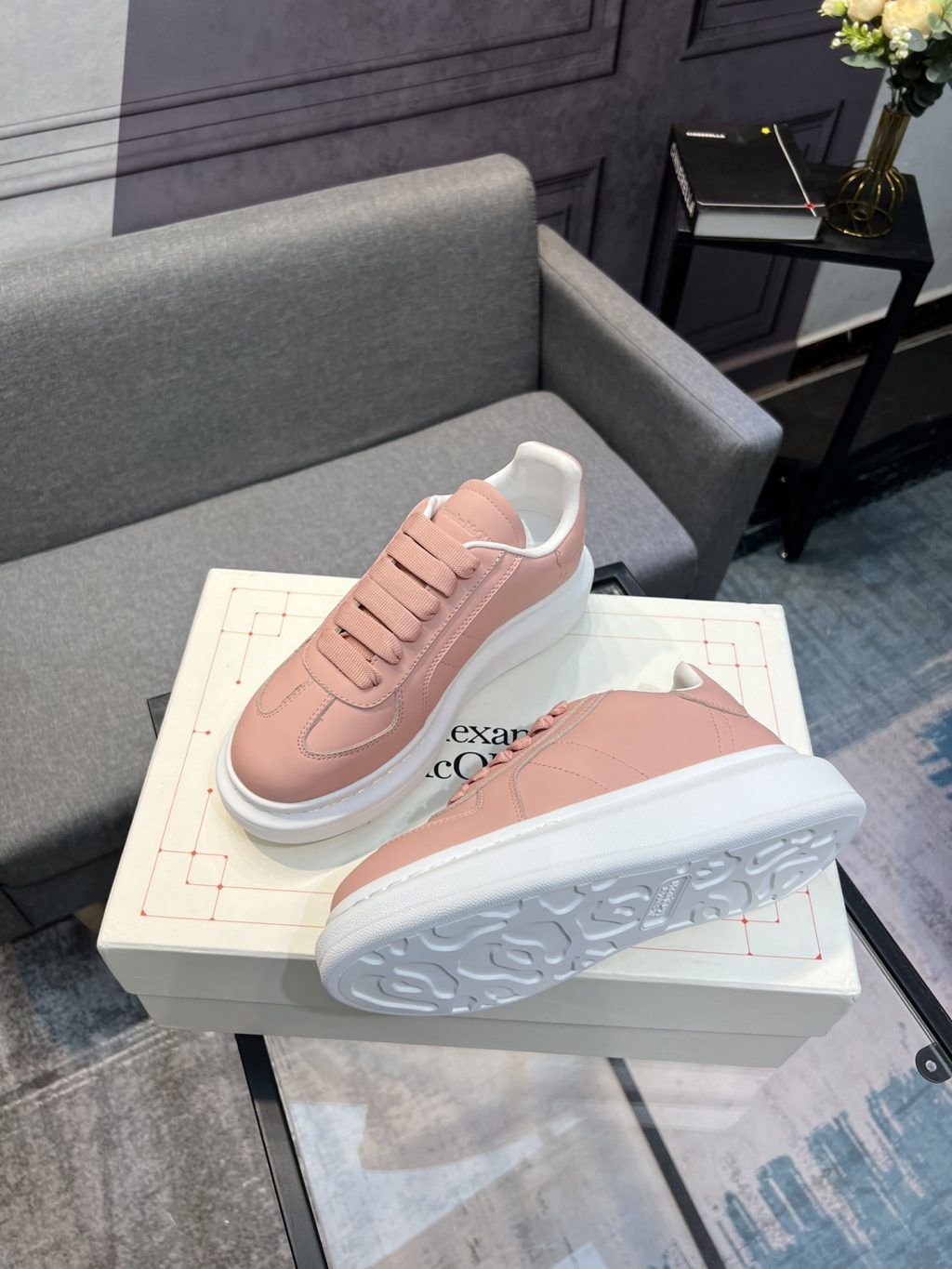 Alexander McQueen Sneaker - Image 3