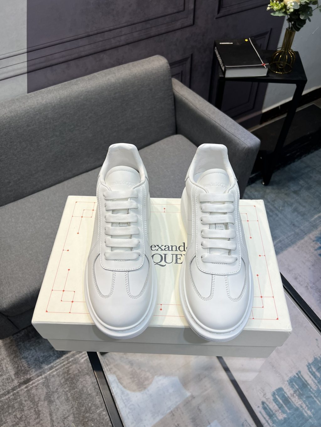 Alexander McQueen Sneaker - Image 2