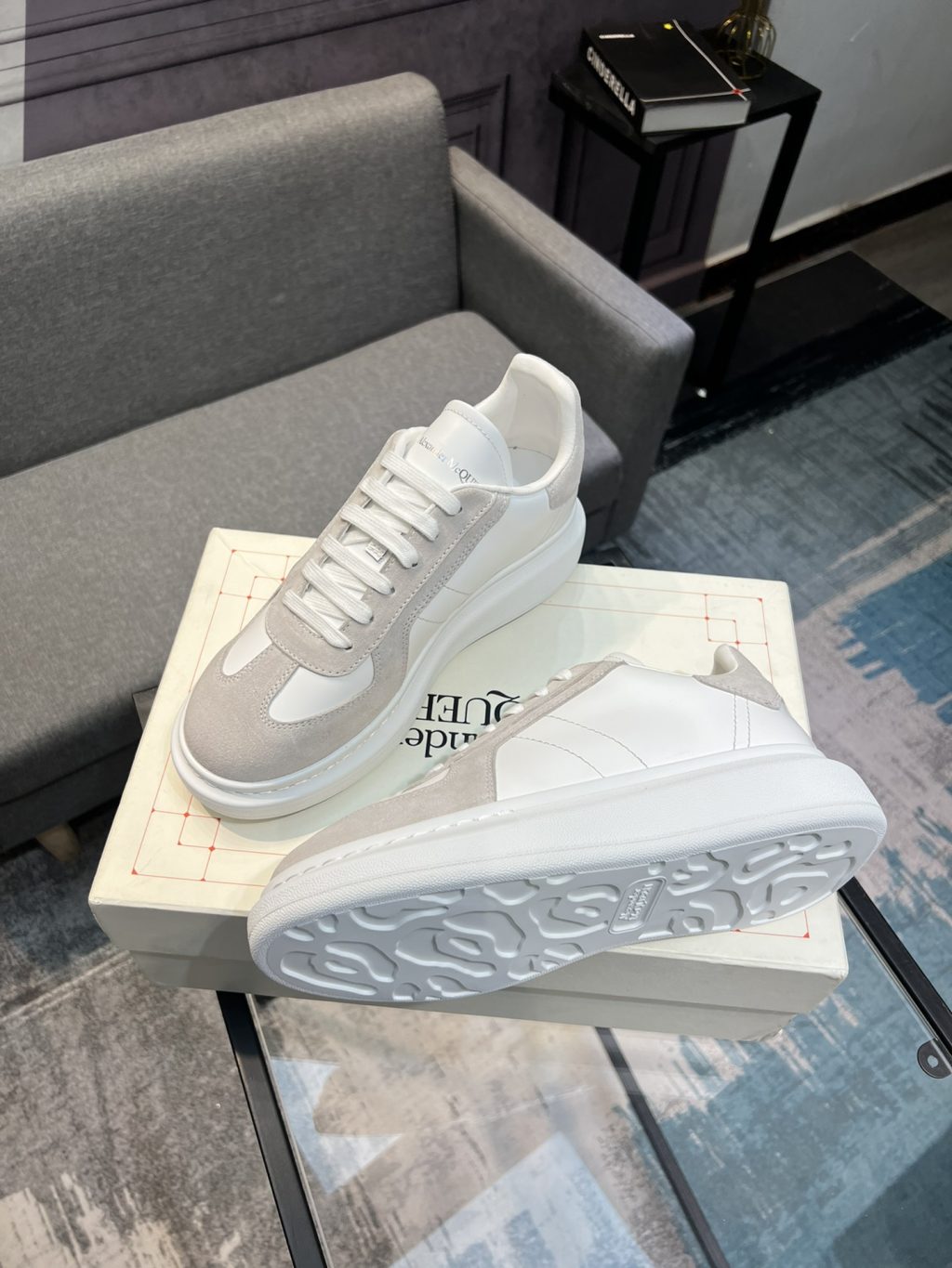 Alexander McQueen Sneaker - Image 3