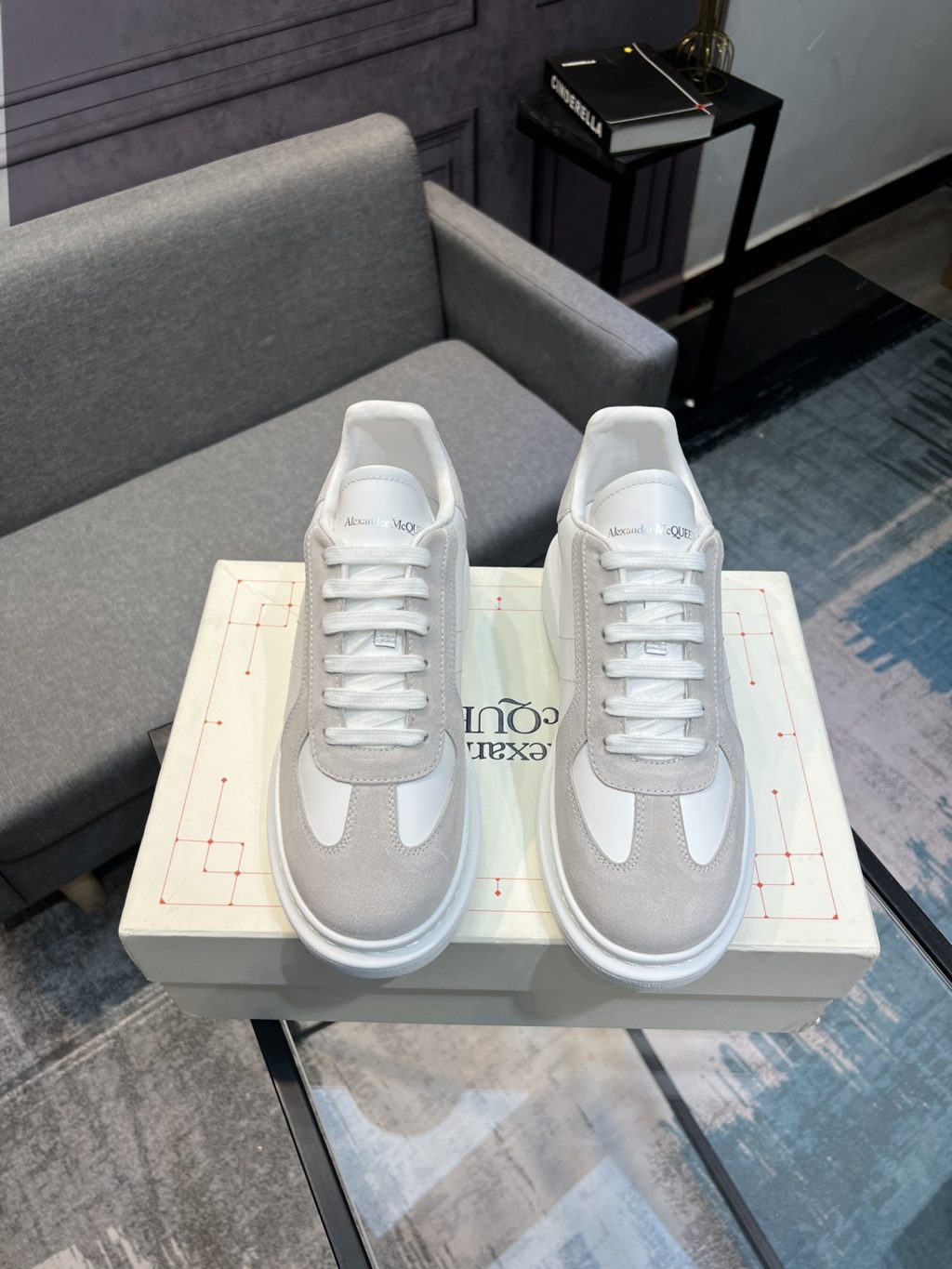 Alexander McQueen Sneaker - Image 2