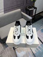 Alexander McQueen Sneaker - Image 3