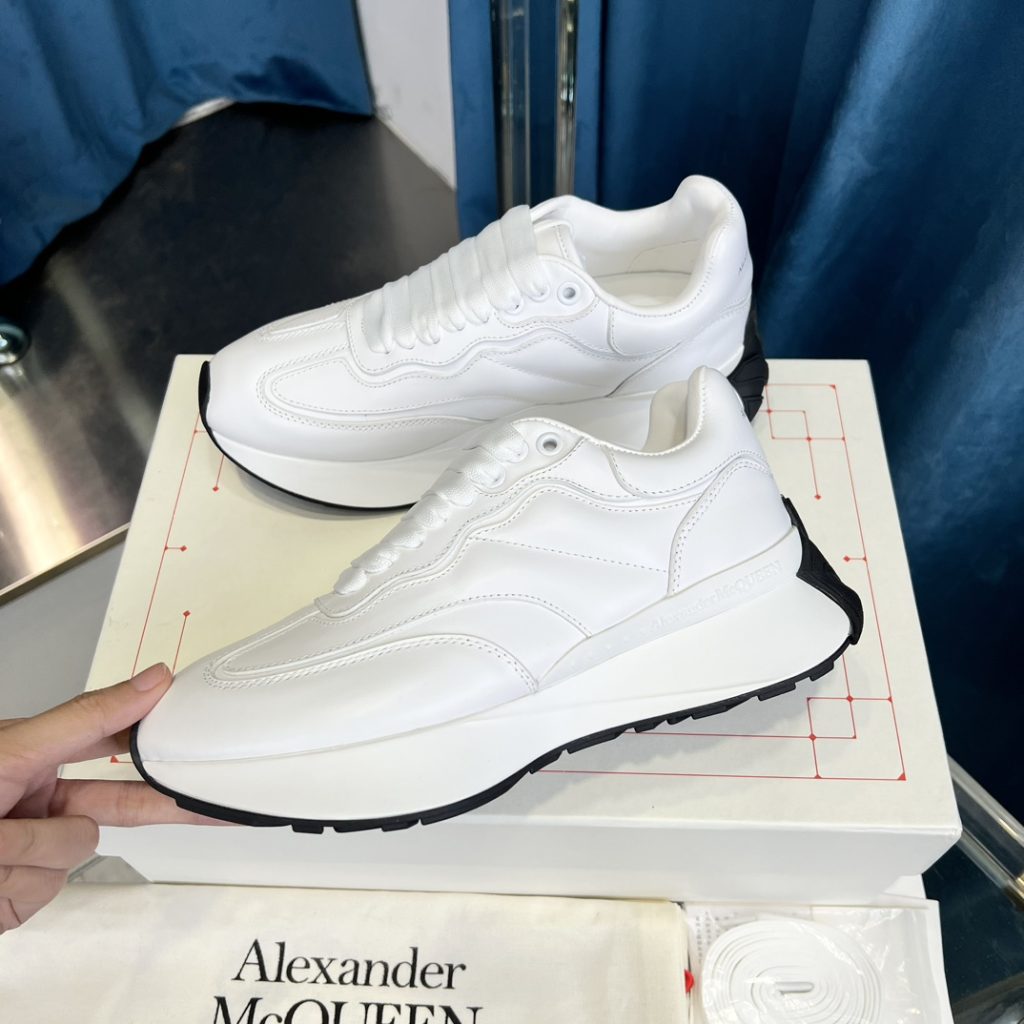 Alexander McQueen Sneaker - Image 4