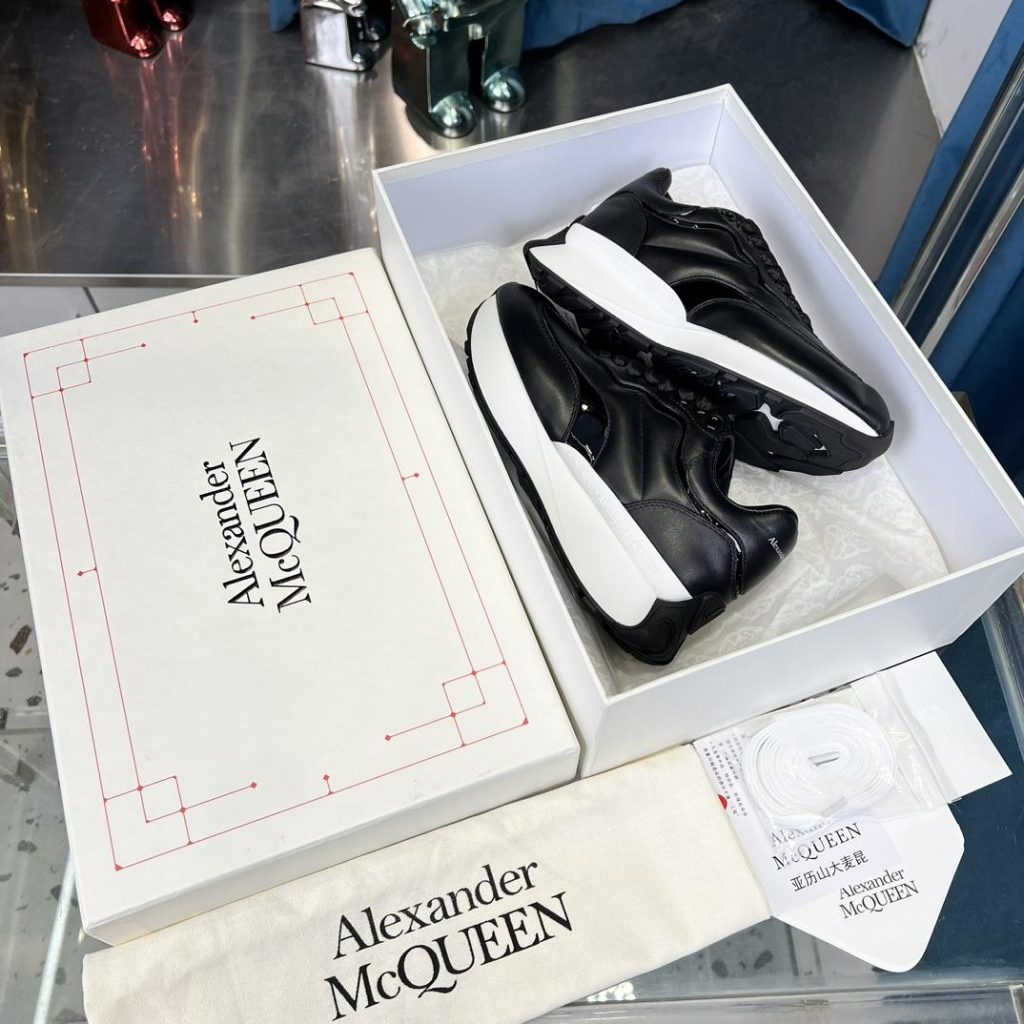 Alexander McQueen Sneaker - Image 3