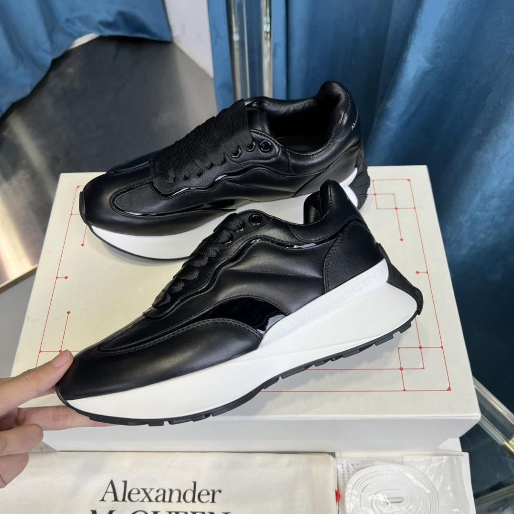 Alexander McQueen Sneaker - Image 4