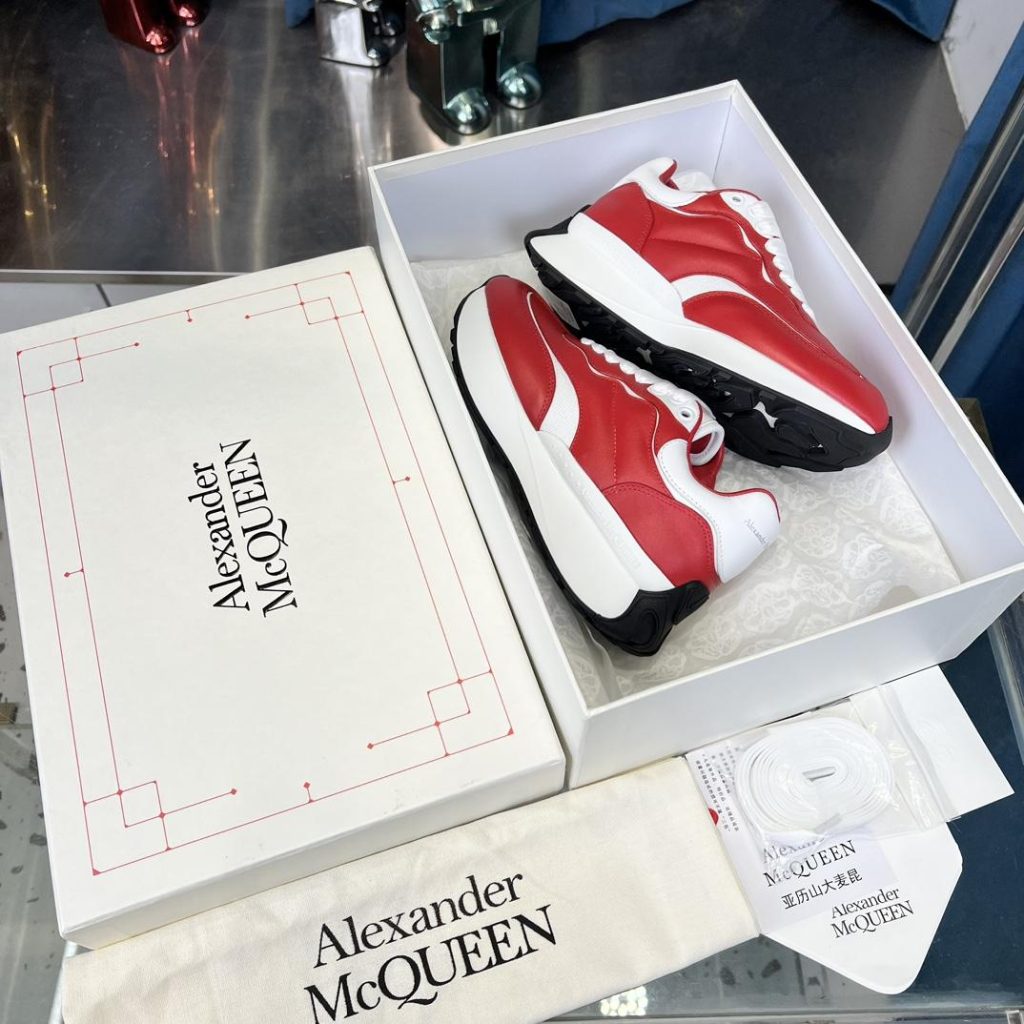 Alexander McQueen Sneaker - Image 3