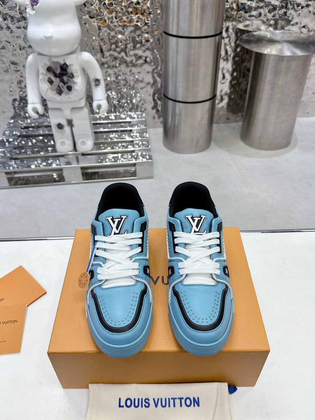 Louis Vuitton Trainer Sneaker - Image 3