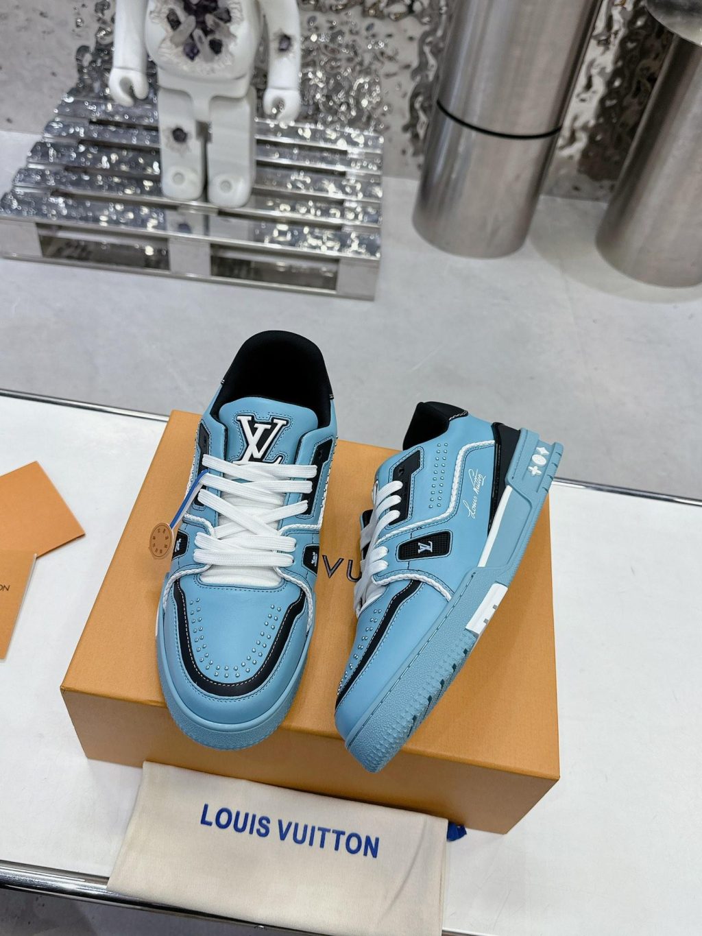 Louis Vuitton Trainer Sneaker - Image 2