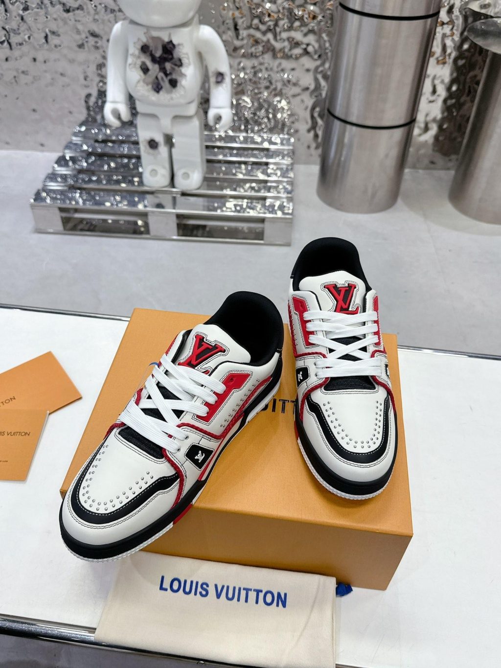 Louis Vuitton Trainer Sneaker - Image 4