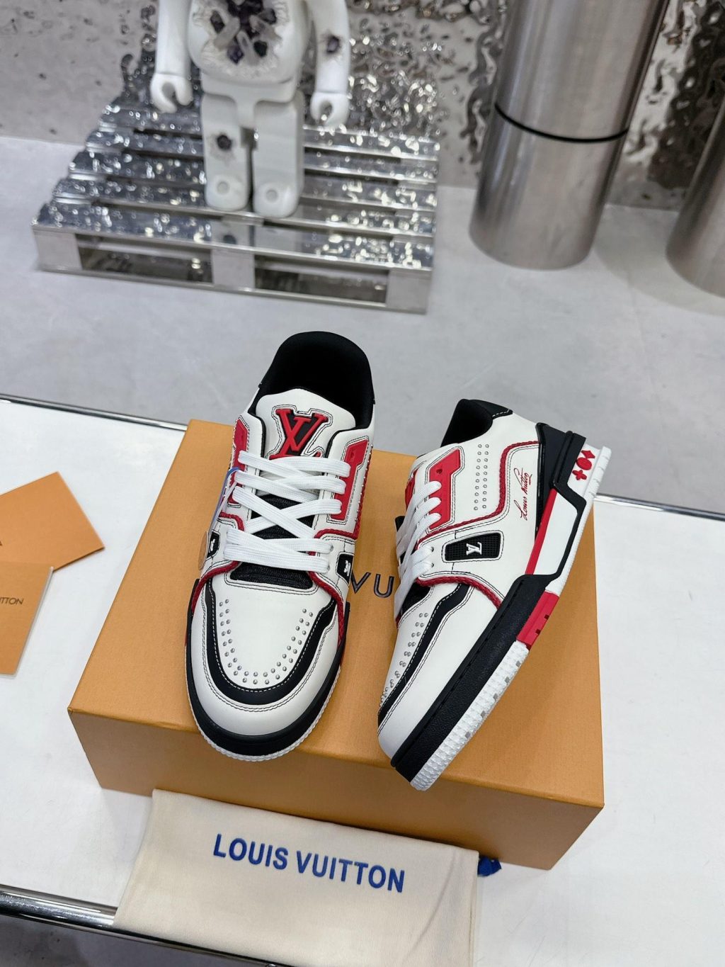 Louis Vuitton Trainer Sneaker - Image 3