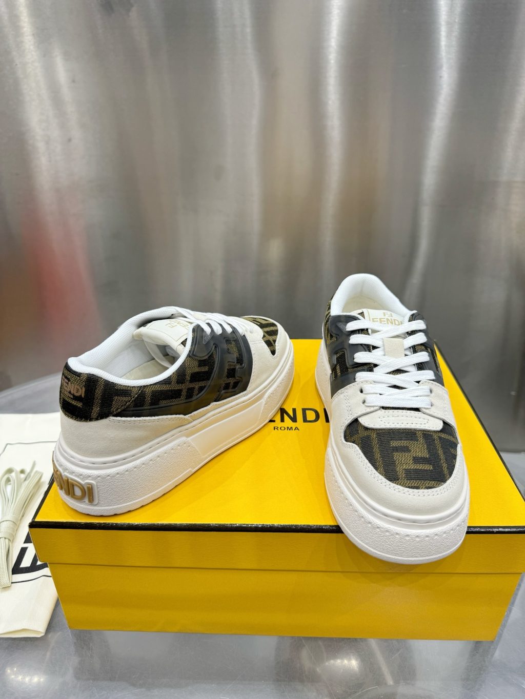 FENDI Match leather platform low-tops sneakers - Image 3