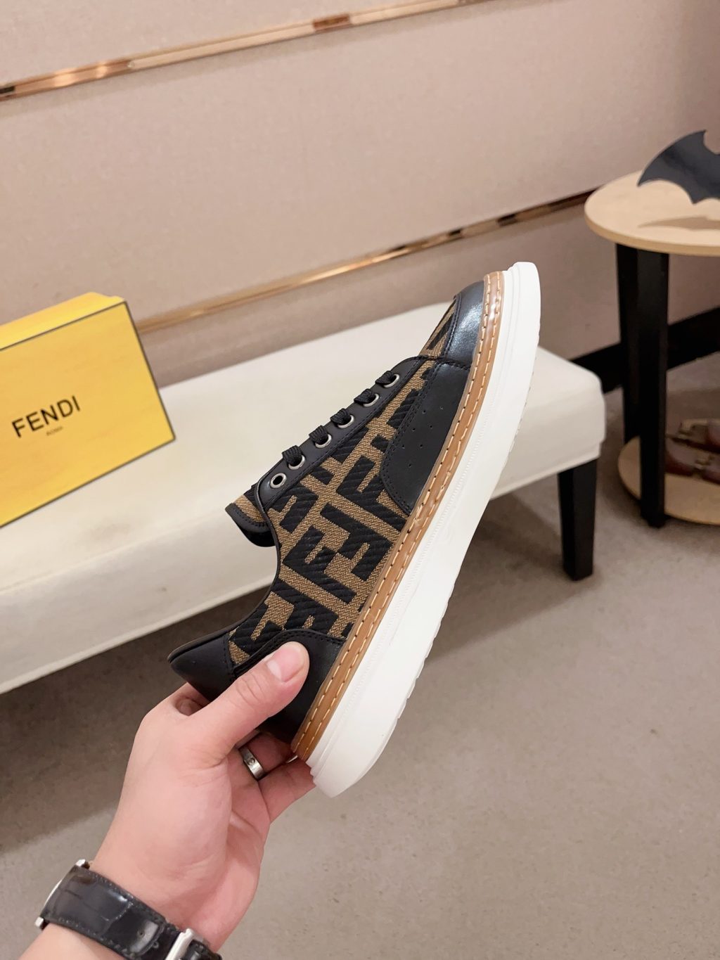 FENDI CASUAL SNEAKERS - Image 4