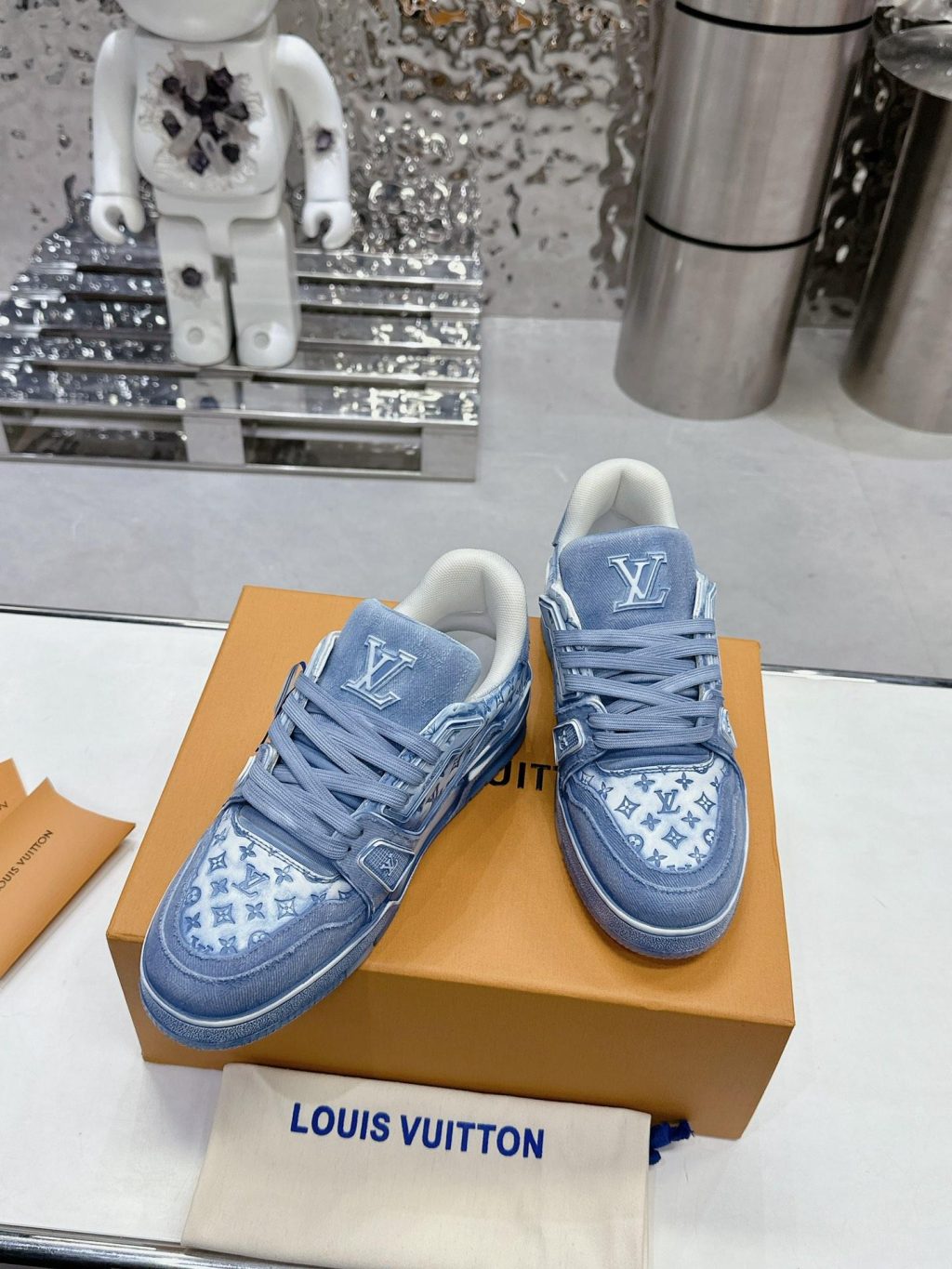 Louis Vuitton Trainer Sneaker - Image 4