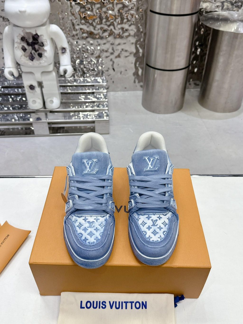 Louis Vuitton Trainer Sneaker - Image 3