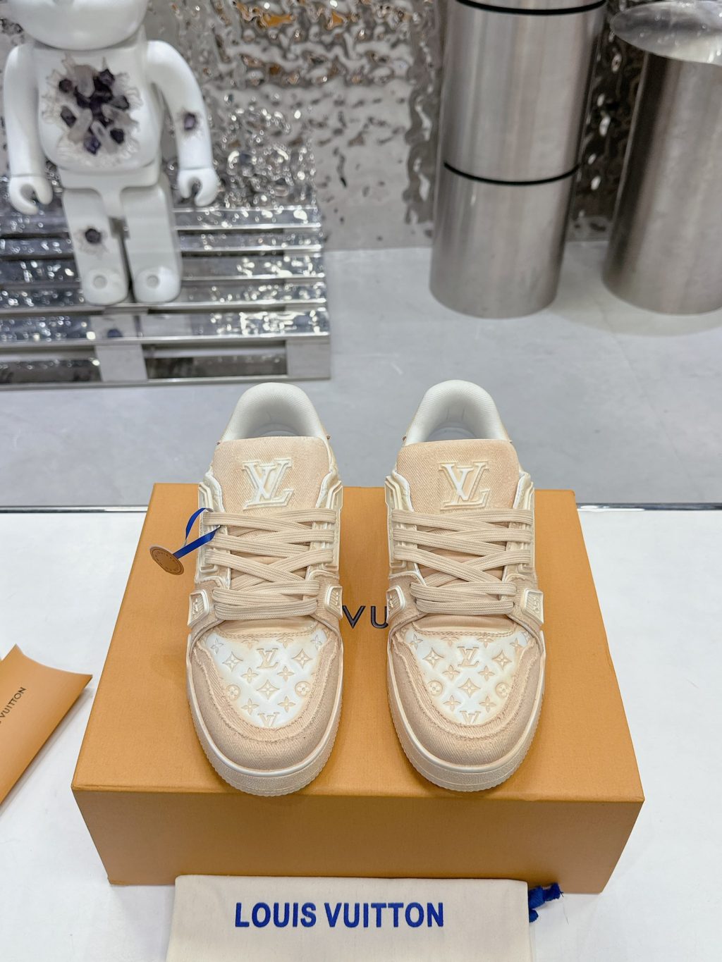 Louis Vuitton Trainer Sneaker - Image 3