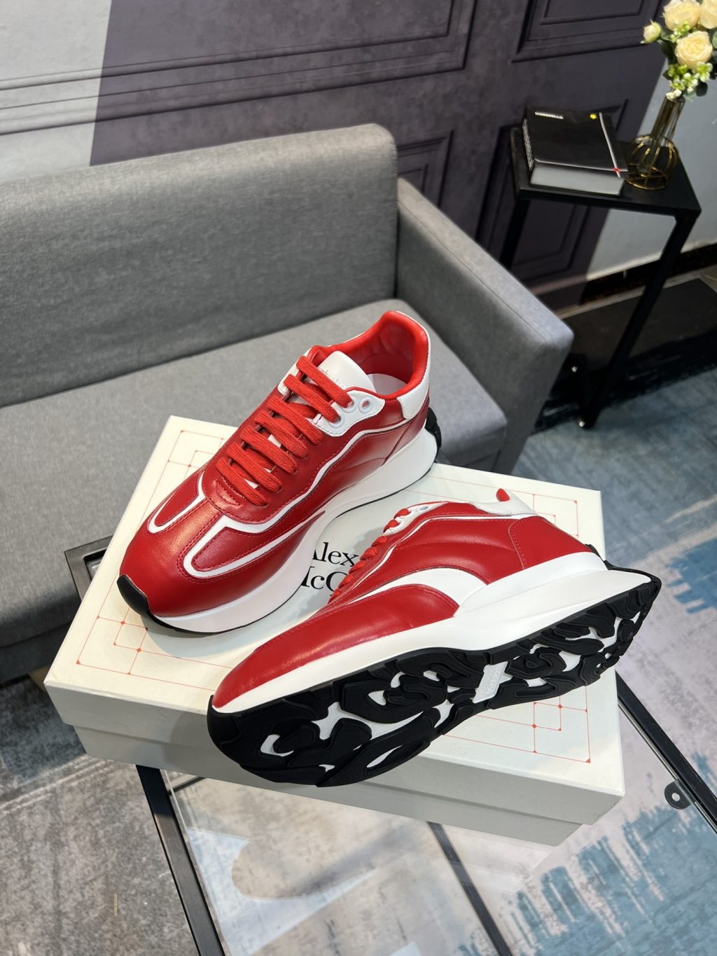 Alexander McQueen Sneaker - Image 4