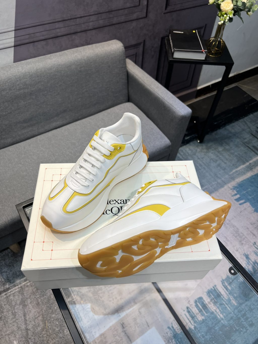 Alexander McQueen Sneaker - Image 3