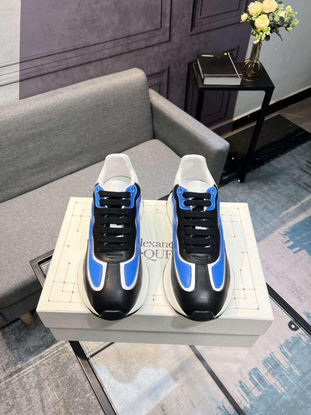 Alexander McQueen Sneaker - Image 2