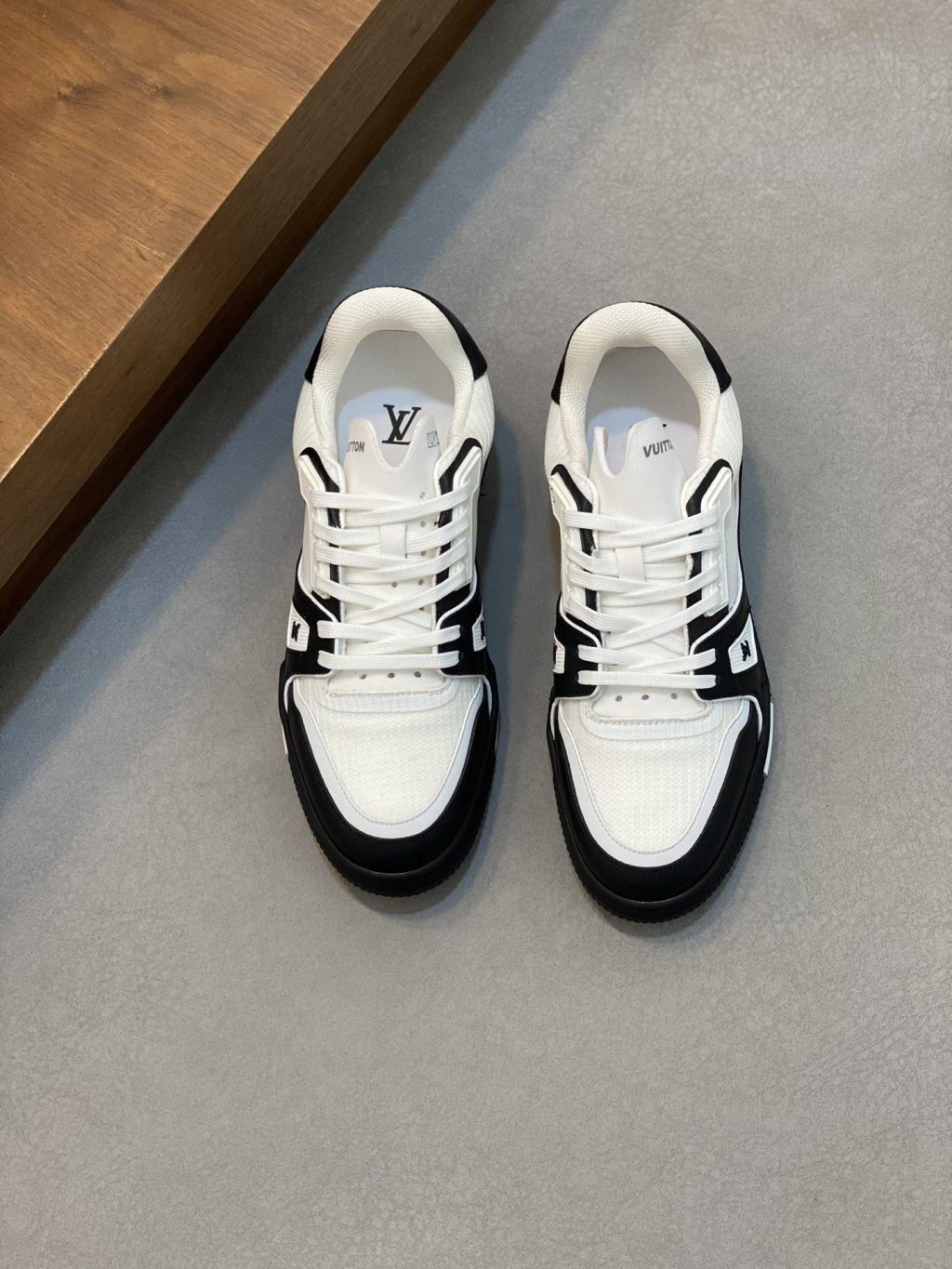 Louis Vuitton Trainer Sneaker - Image 3
