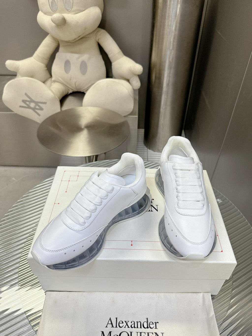 Alexander McQueen Sneaker - Image 3