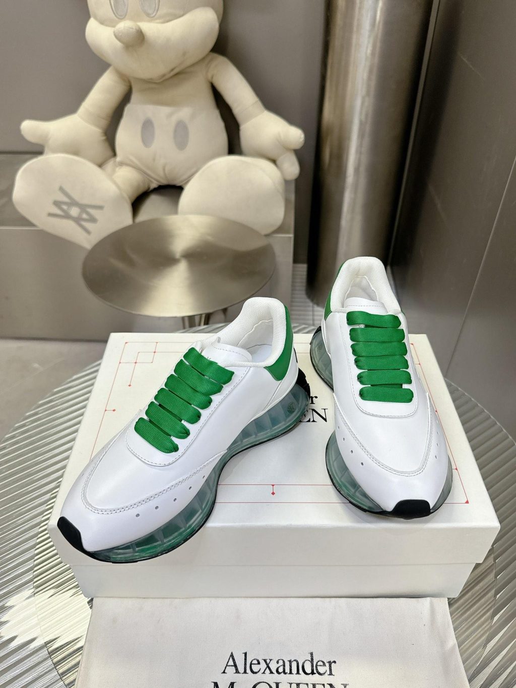 Alexander McQueen Sneaker - Image 3