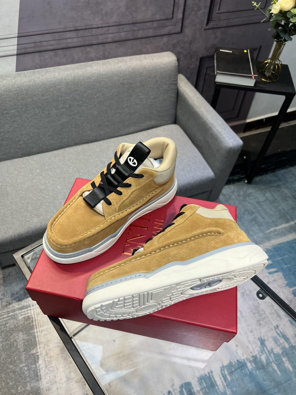 Valentino Garavani Sneaker - Image 2