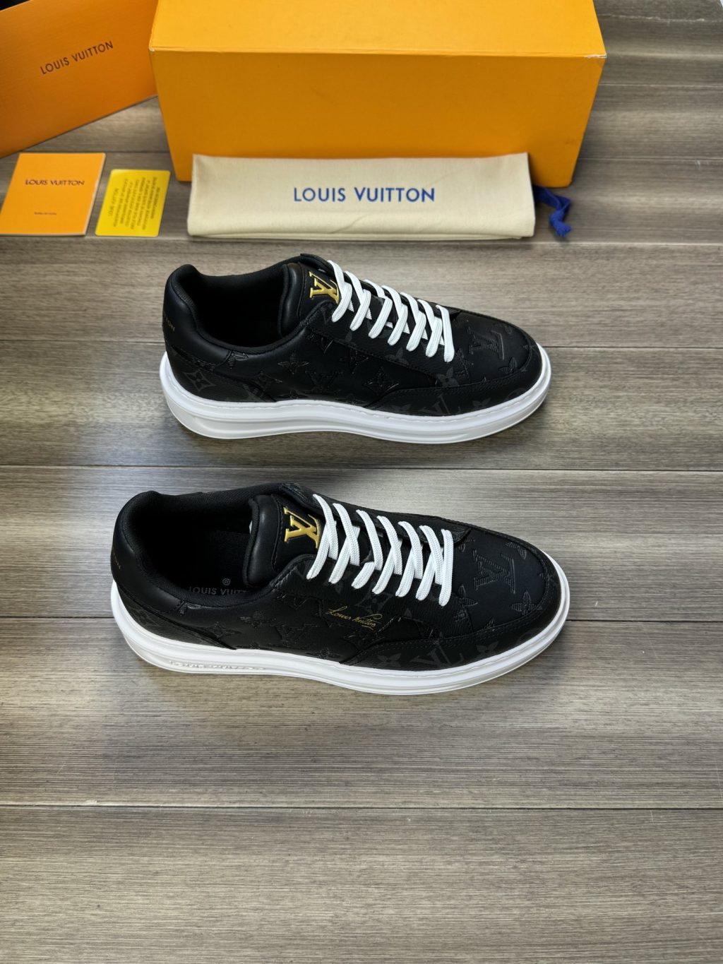 Louis Vuitton Trainer Sneaker - Image 2