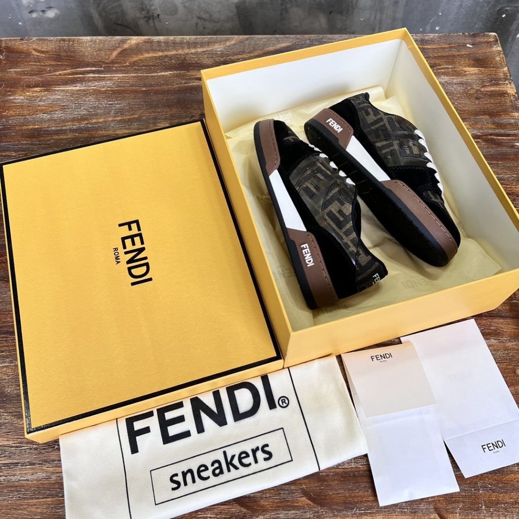 FENDI CASUAL SNEAKERS - Image 4