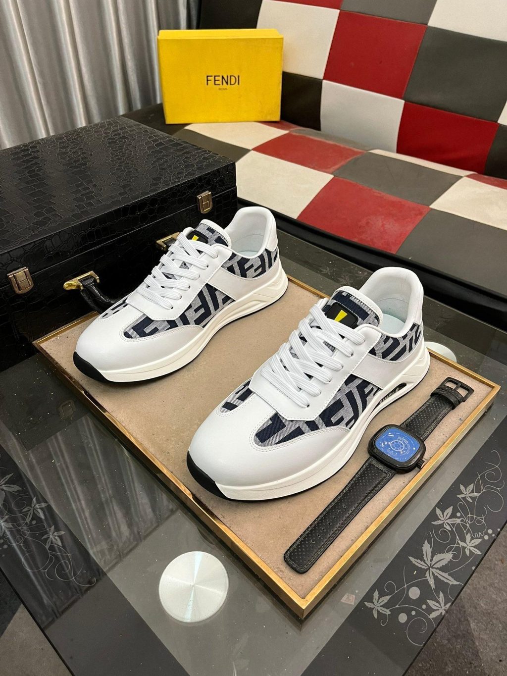 FENDI CASUAL SNEAKERS - Image 2