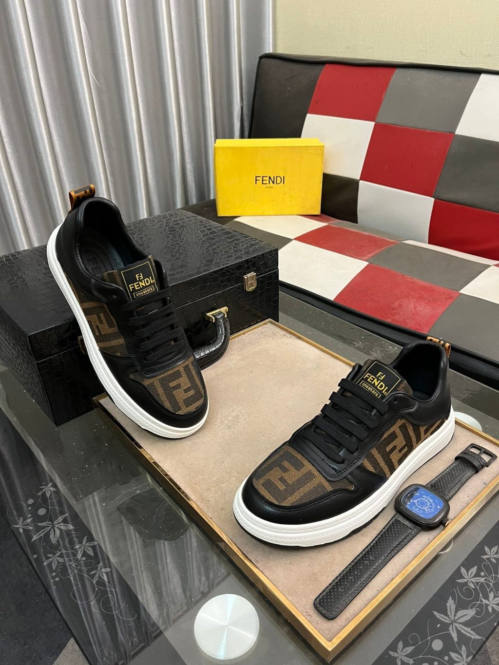 FENDI CASUAL SNEAKERS - Image 3