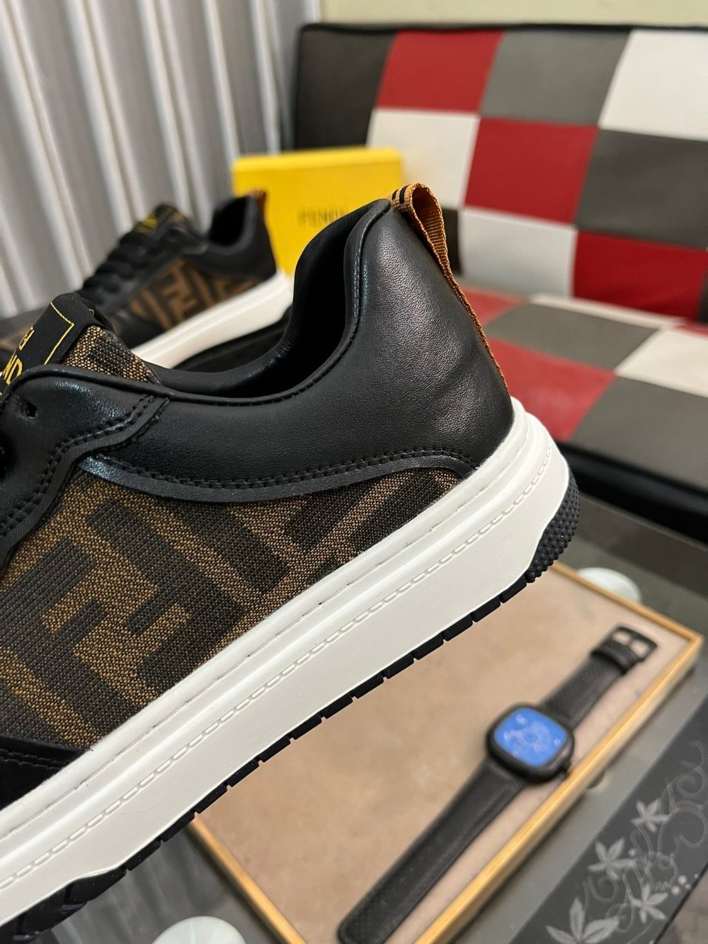 FENDI CASUAL SNEAKERS - Image 4