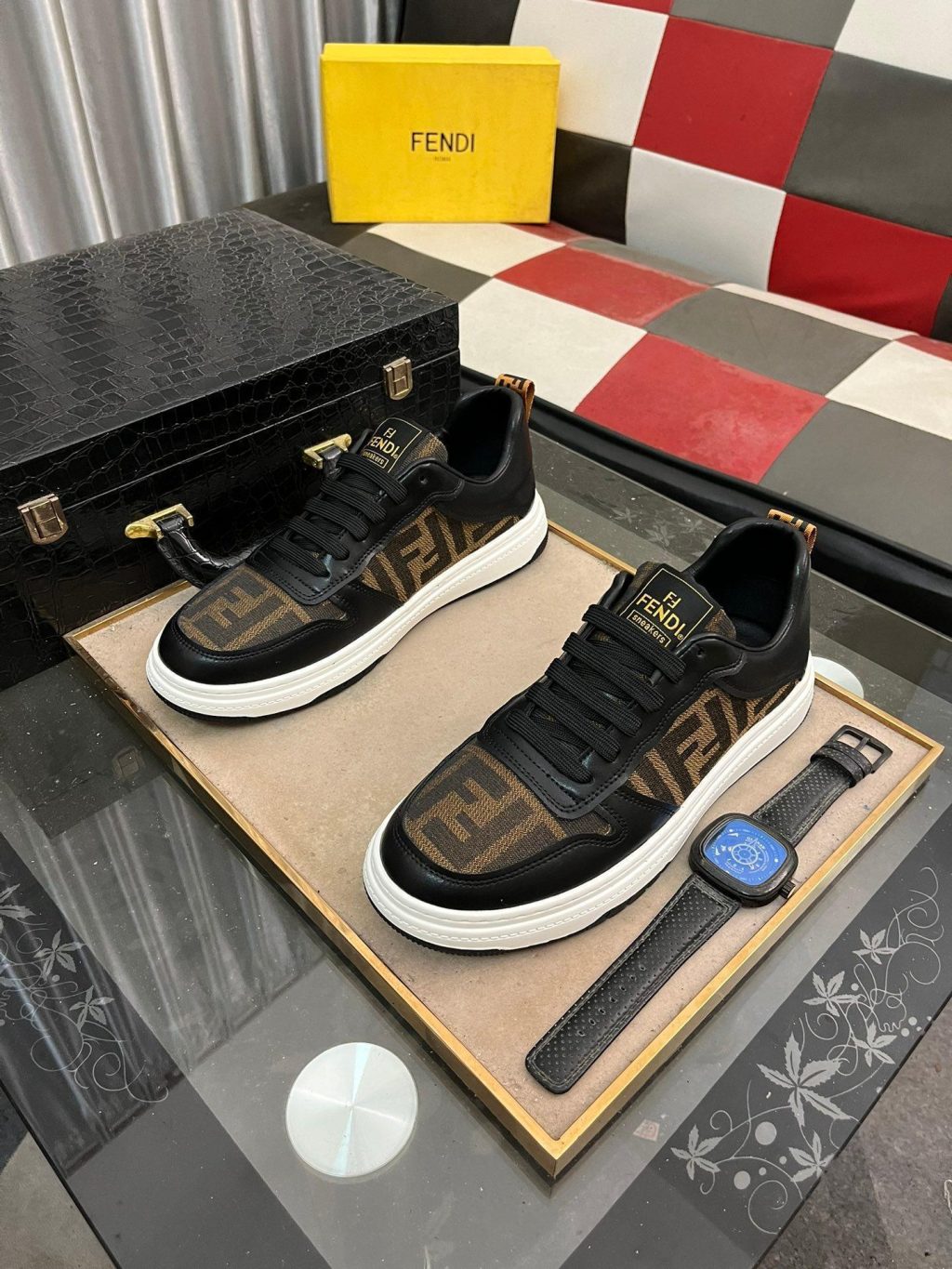 FENDI CASUAL SNEAKERS - Image 2