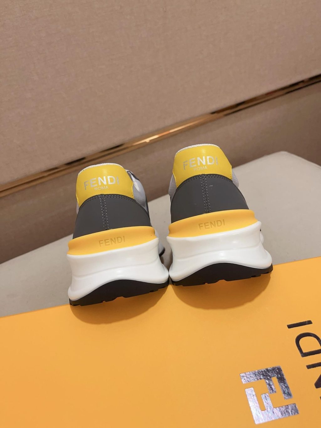 FENDI CASUAL SNEAKERS - Image 4