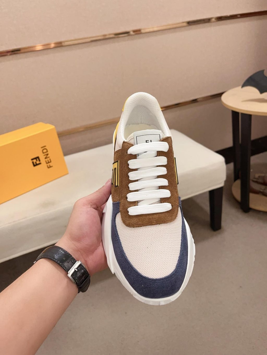 FENDI CASUAL SNEAKERS - Image 4