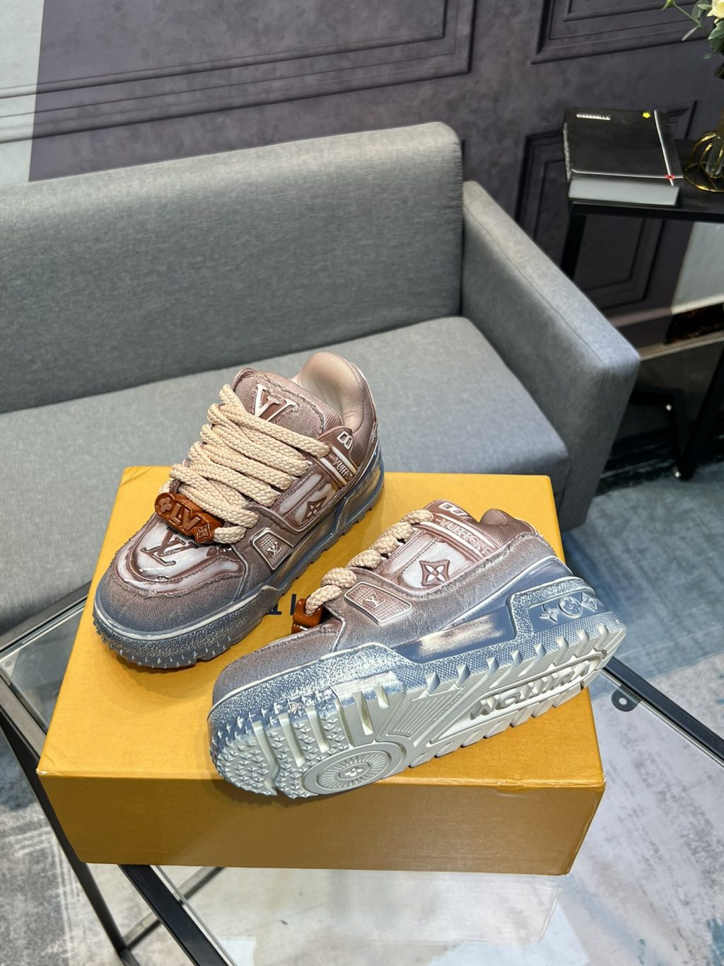 Louis Vuitton Trainer Maxi Sneaker - Image 2