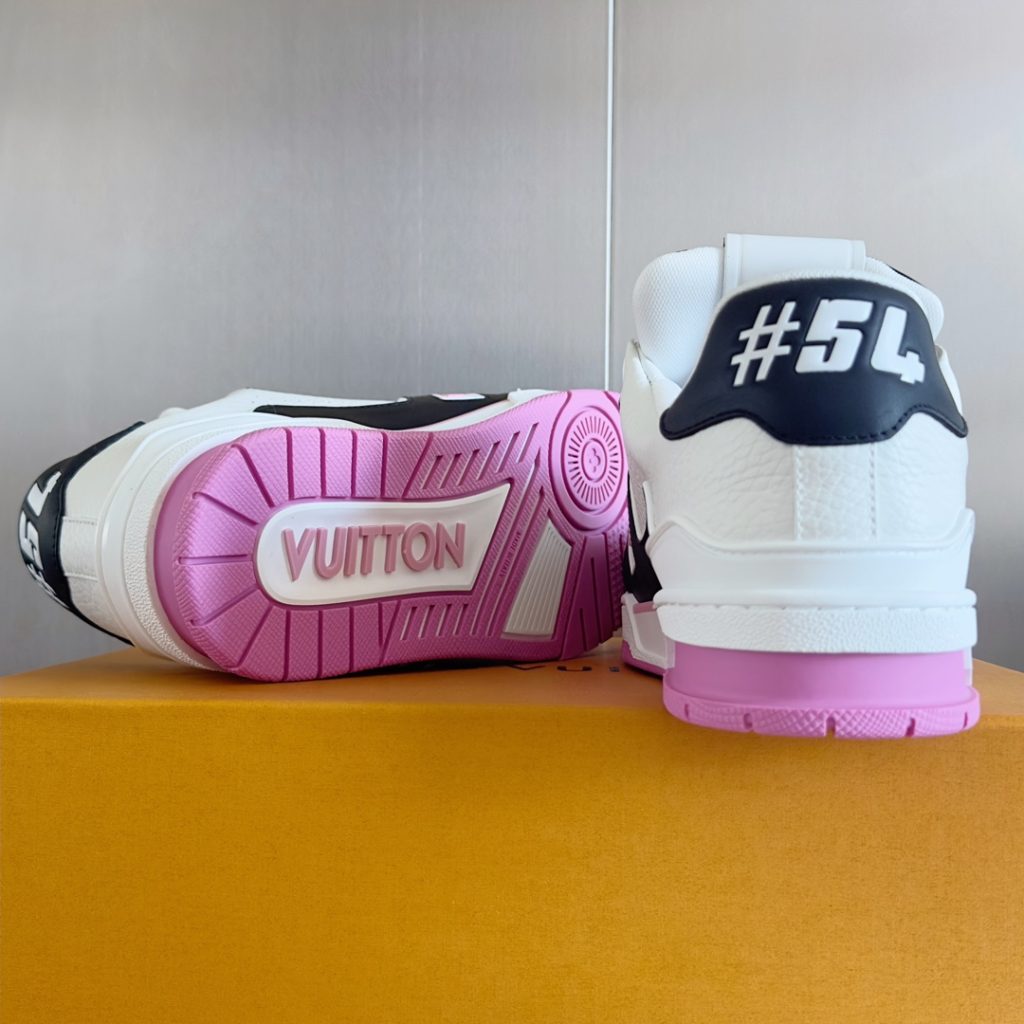 Louis Vuitton Trainer Sneaker - Image 3