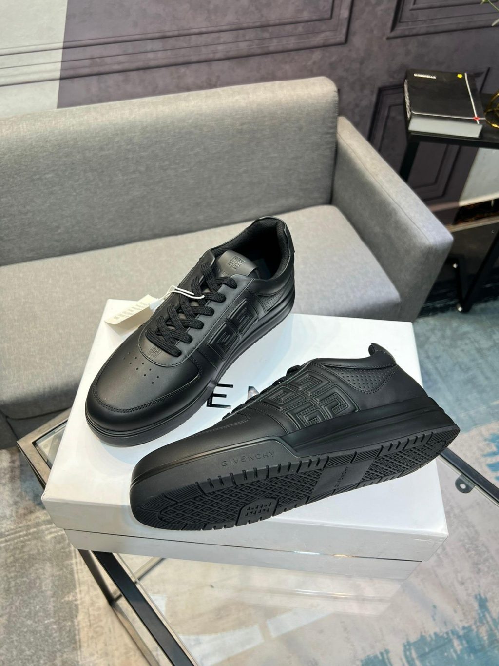 GIVENCHY Sneakers in synthetic leather and mesh - Image 2